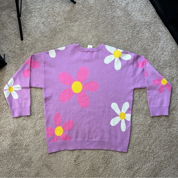 Disney Daisy Duck White and Pink Flowers Lilac Purple Sweater Size XL - Picture 3 of 9